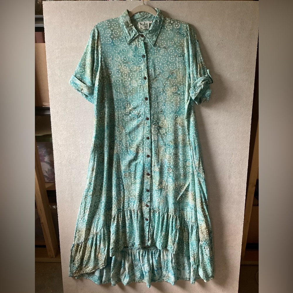 Go Fish Floral Teal Button-Up Dress. Hi-lo hem. Short sleeves. Size XL